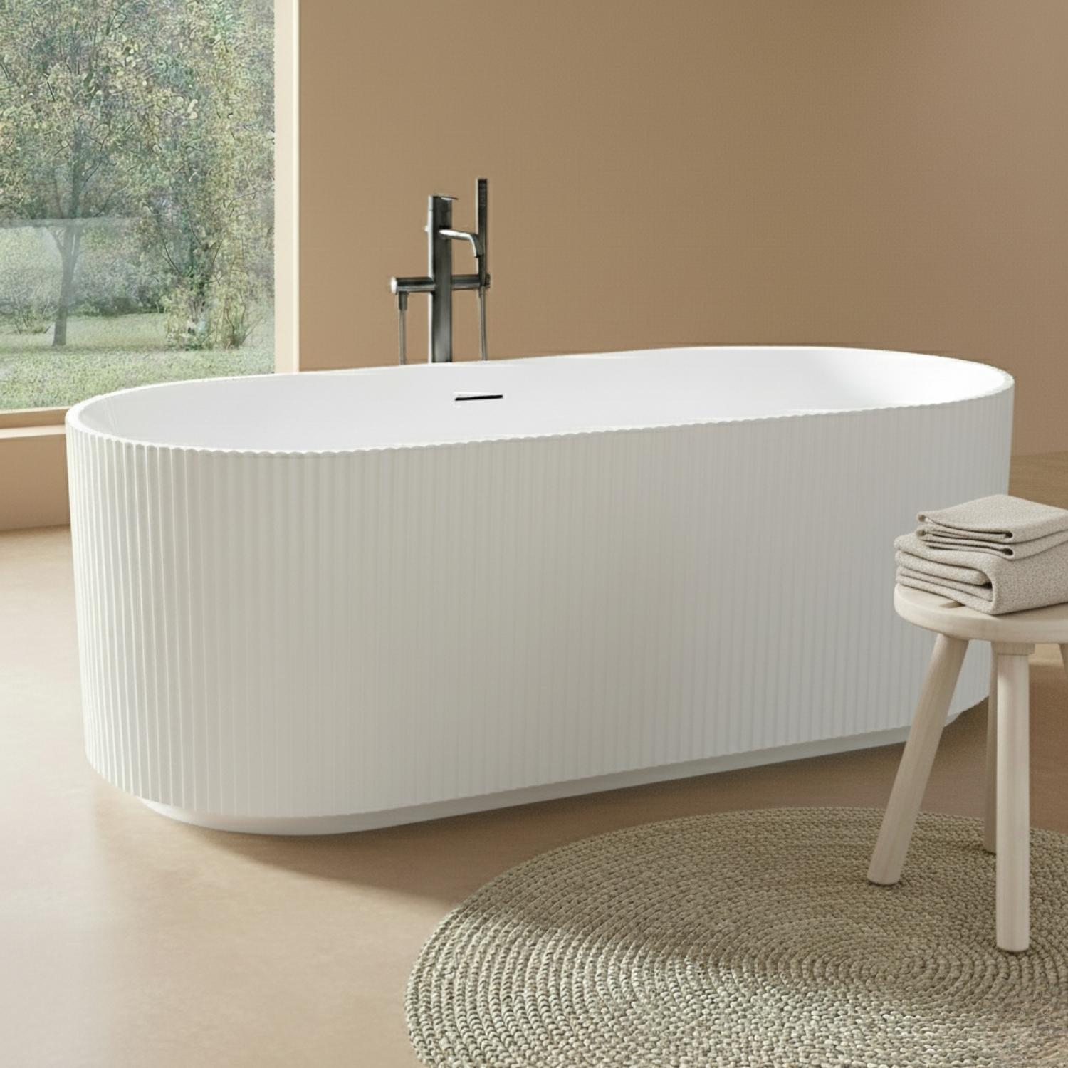 Baignoire îlot blanche 170cm striée en acrylique Lucite® - Livrée complète
