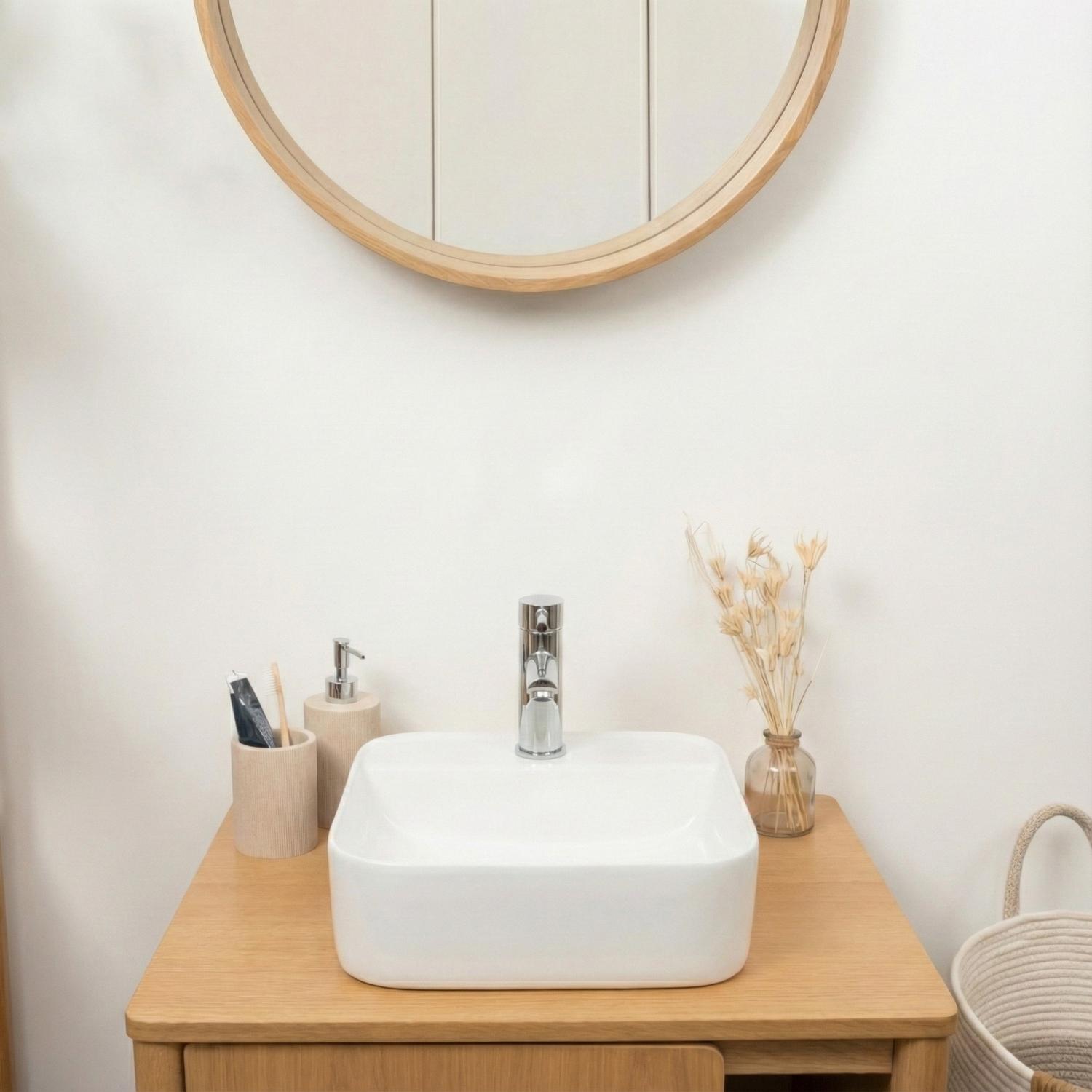Petite vasque à poser carrée blanche 37cm KALI avec trou pour robinet.